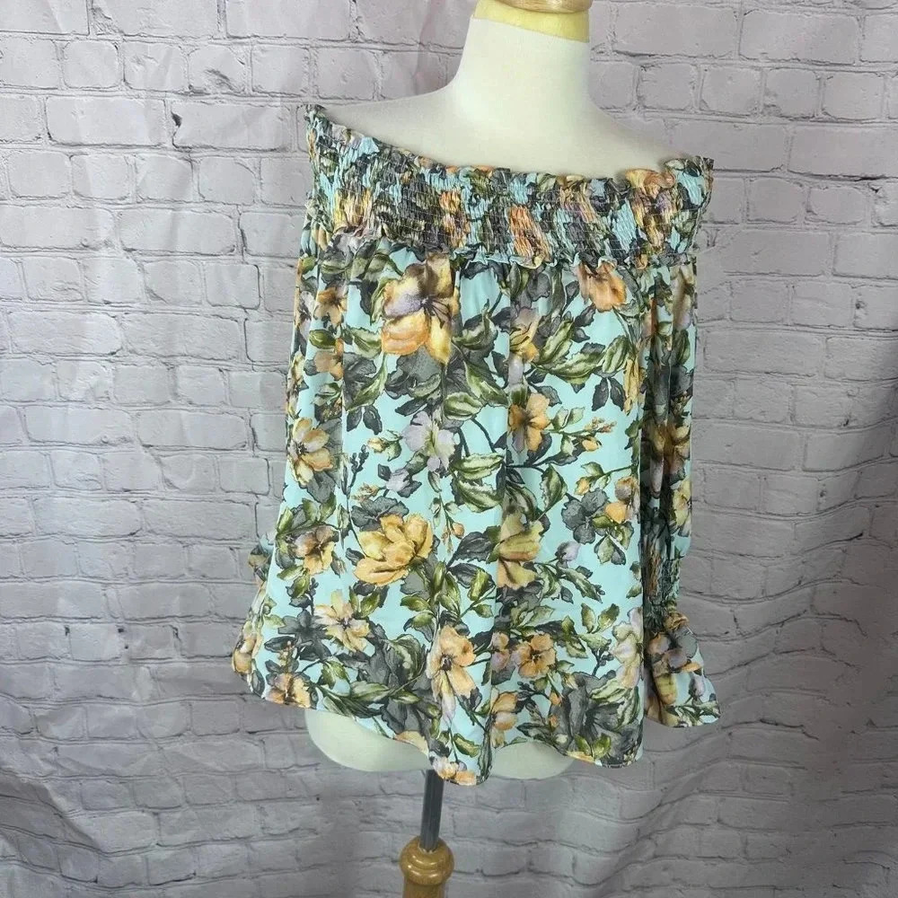 NWT boutique entro off the shoulder floral Top BOHO